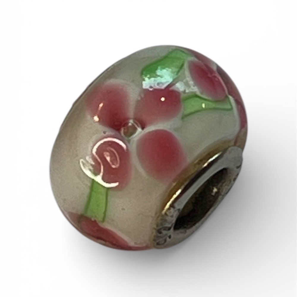 Floral Glass Charm Bead in Pink and Green. Hub marked .925 (Sterling Silver) N1